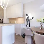 아파트 Omega Prestige # 5 Private Pool & Jacuzzi & Sauna & Gym & Access