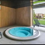 Omega Prestige # 5 Private Pool & Jacuzzi & Sauna & Gym & Access * 올슈틴