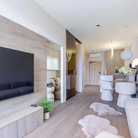 Apartmán Omega Prestige # 5 Private Pool & Jacuzzi & Sauna & Gym & Access Olštýn