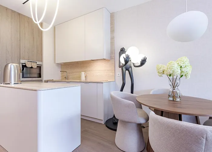 Апартаменты Omega Prestige # 5 Private Pool & Jacuzzi & Sauna & Gym & Access