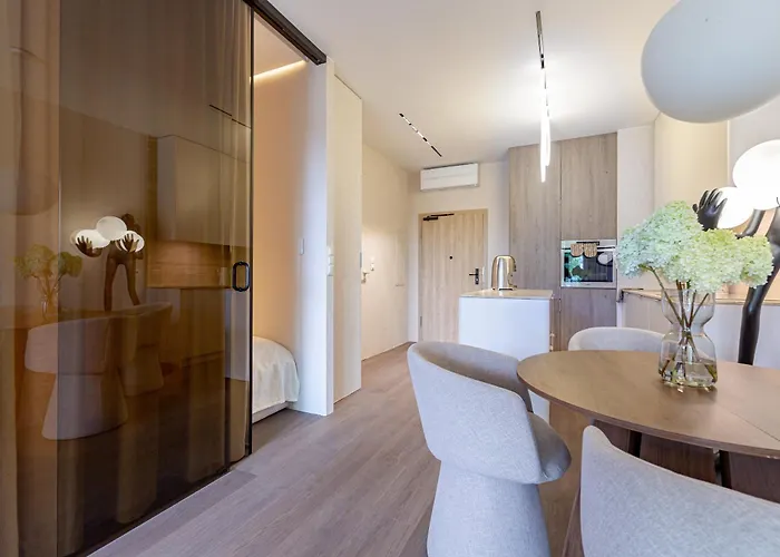 Omega Prestige # 5 Private Pool & Jacuzzi & Sauna & Gym & Access Апартаменты *