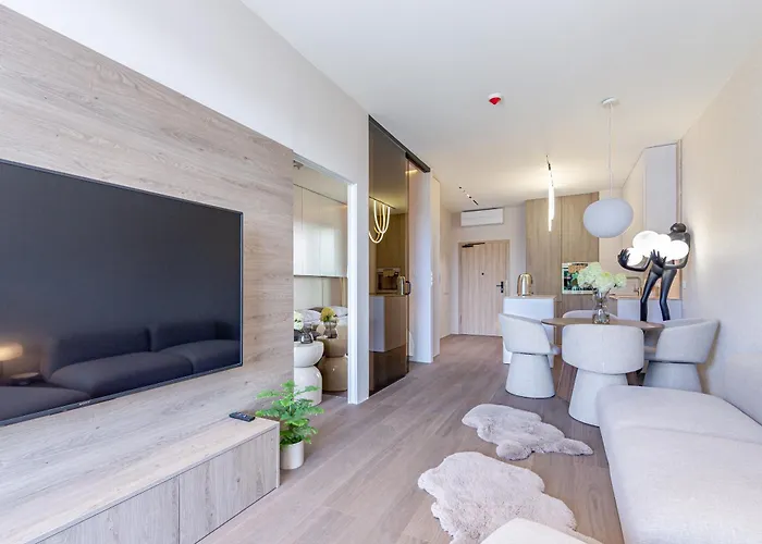 Апартаменты Omega Prestige # 5 Private Pool & Jacuzzi & Sauna & Gym & Access Ольштын