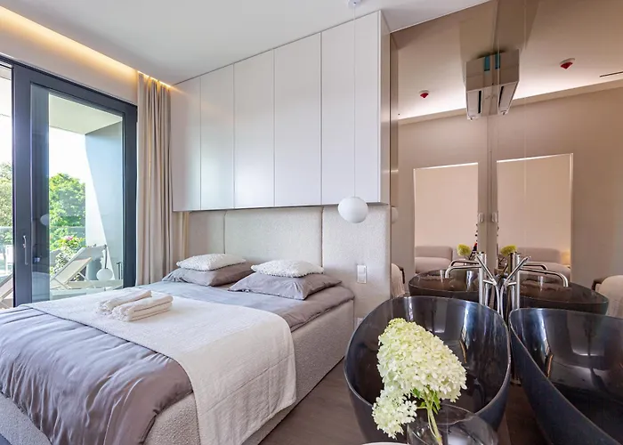 Апартаменты Omega Prestige # 5 Private Pool & Jacuzzi & Sauna & Gym & Access Ольштын